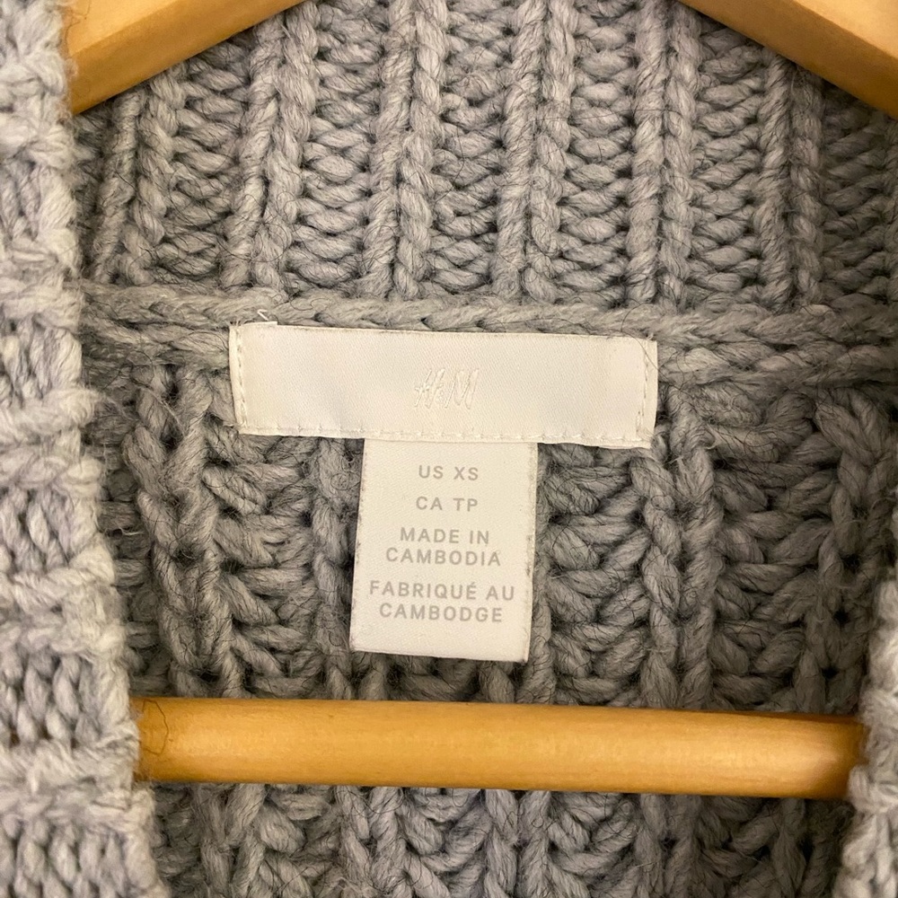 Cropped Sweater - Picture 2 of 3